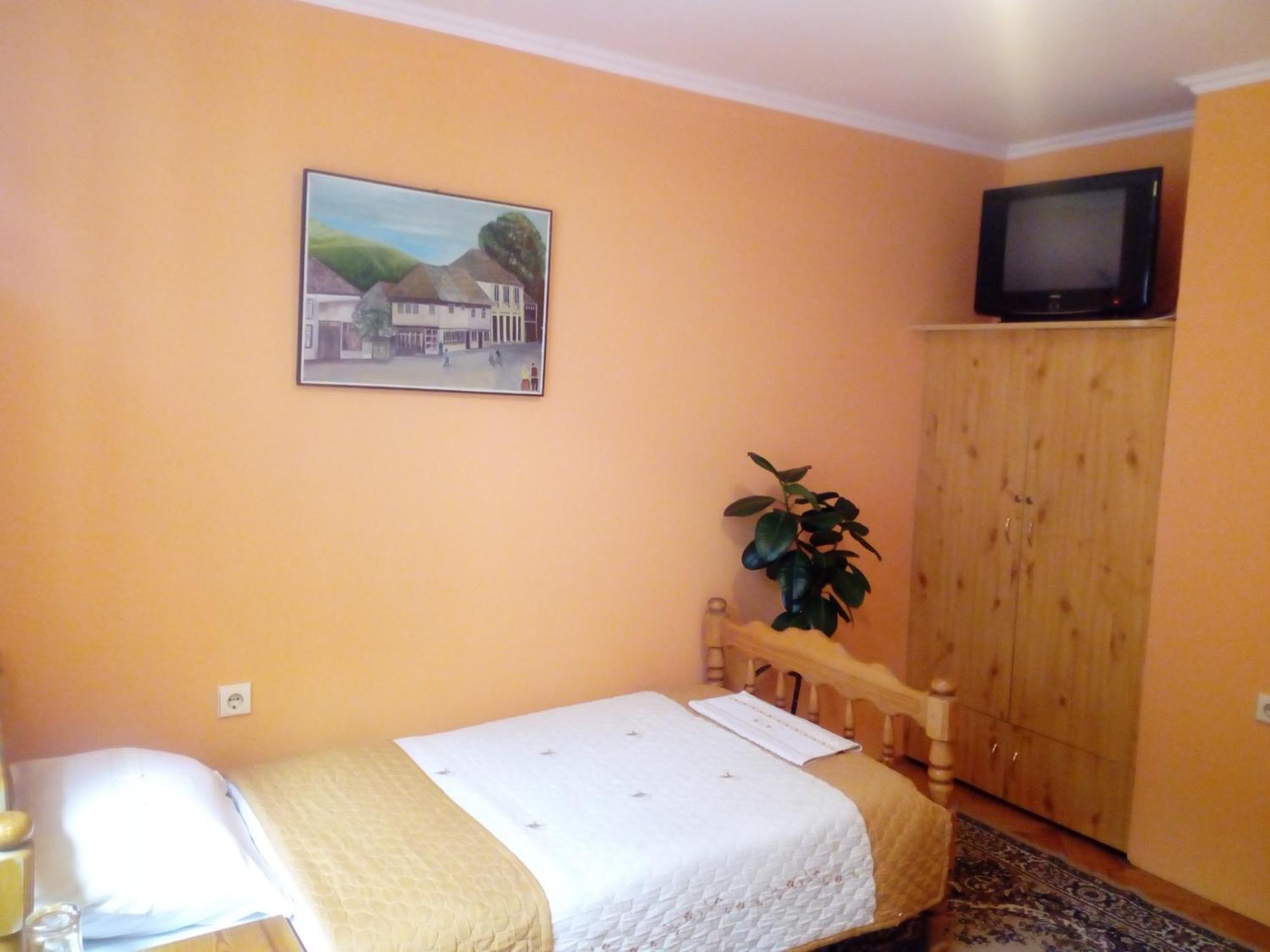 Hotel 24 Jul Pljevlja Phòng bức ảnh