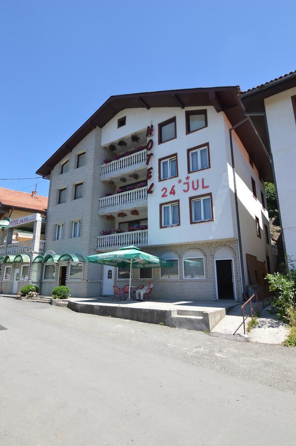 Hotel 24 Jul Pljevlja Ngoại thất bức ảnh
